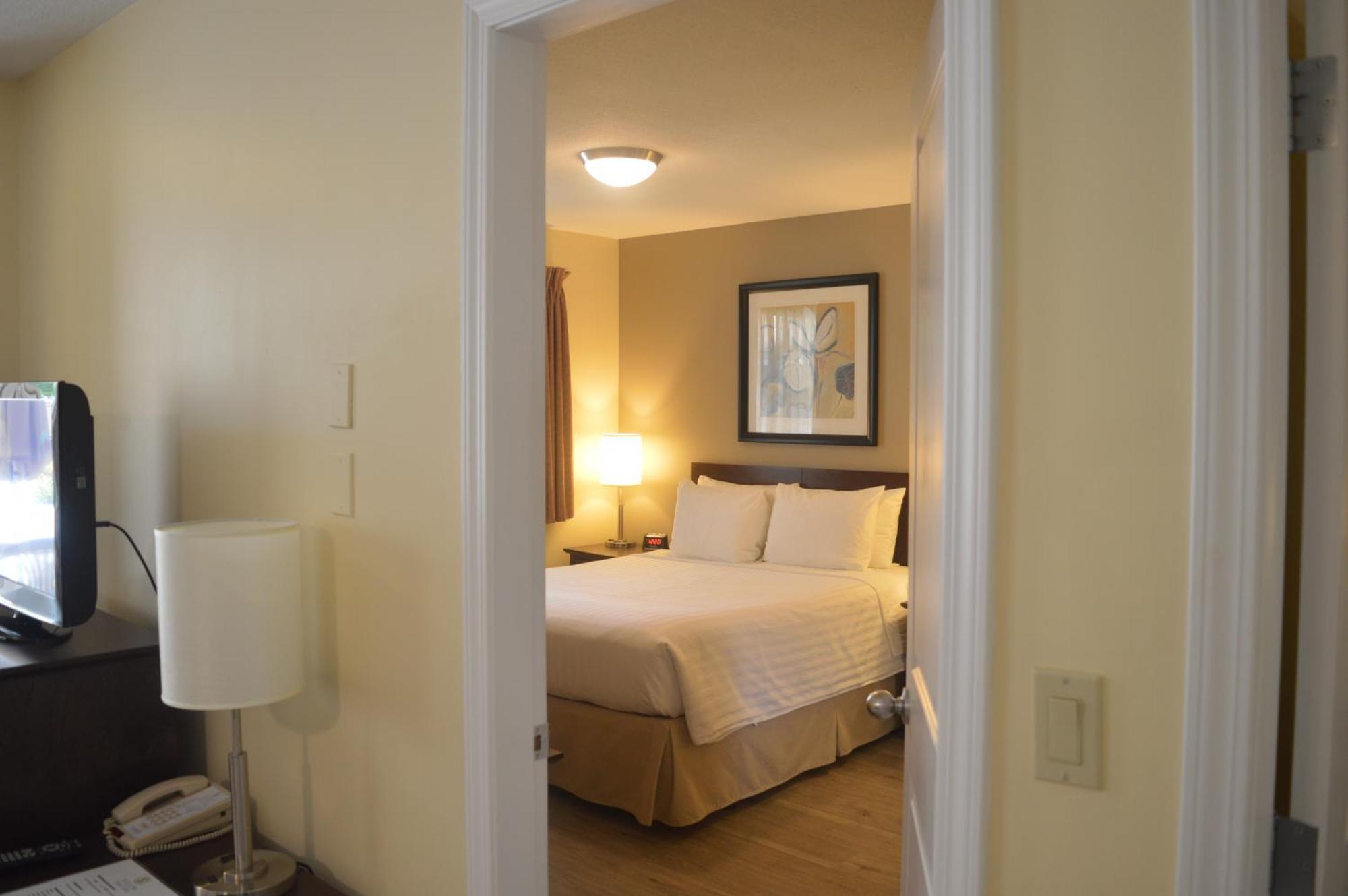 Siesta Suites Kelowna Eksteriør bilde