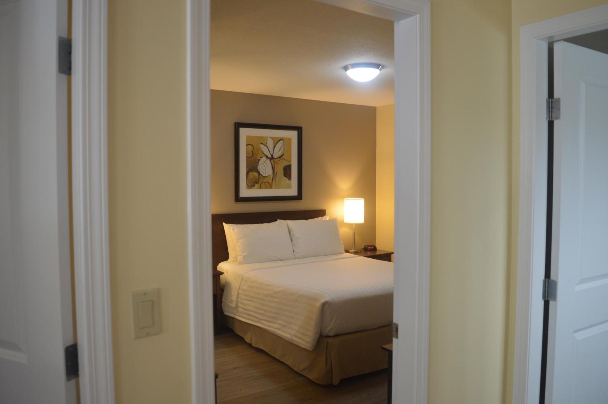 Siesta Suites Kelowna Eksteriør bilde