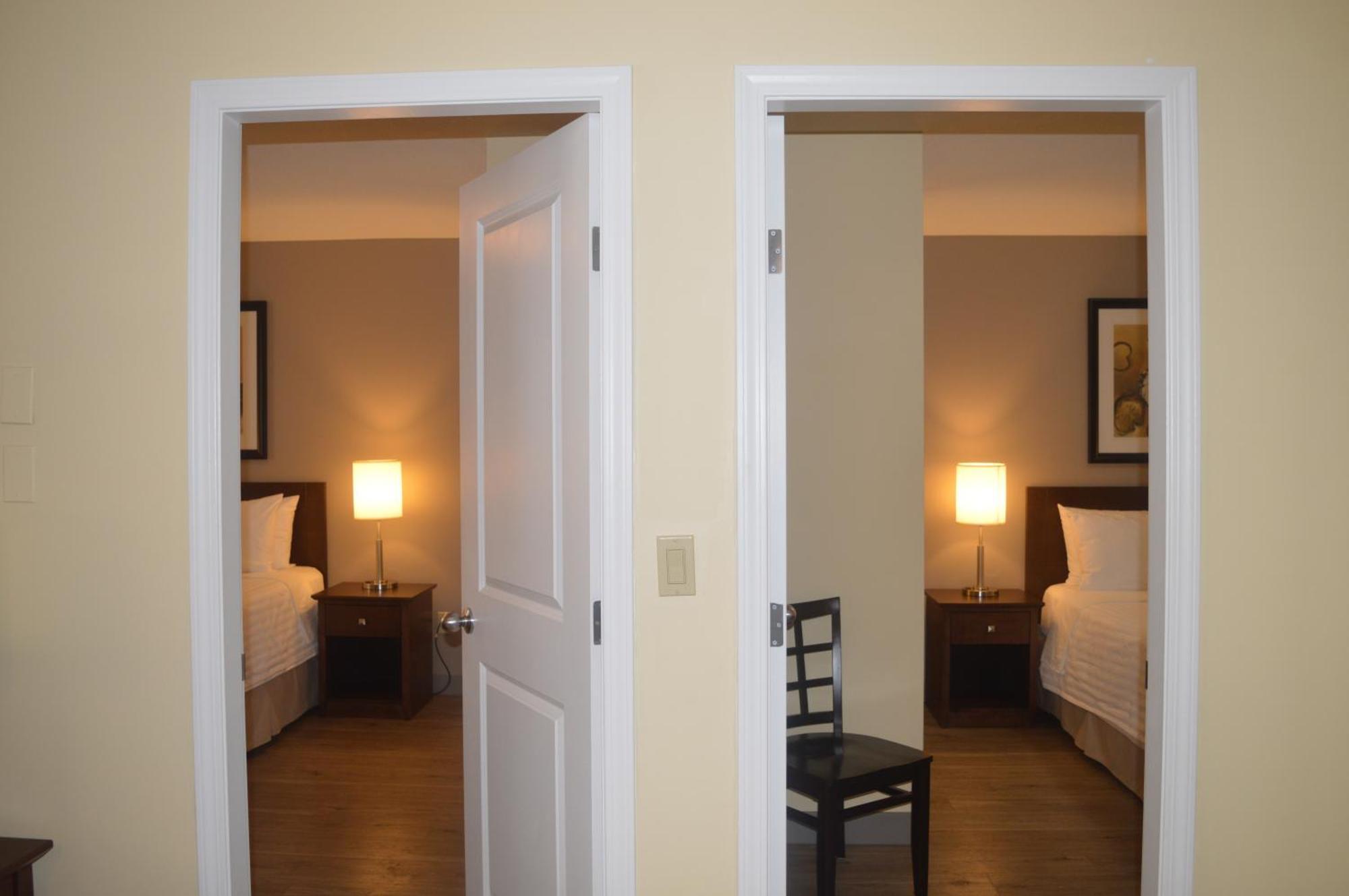 Siesta Suites Kelowna Eksteriør bilde