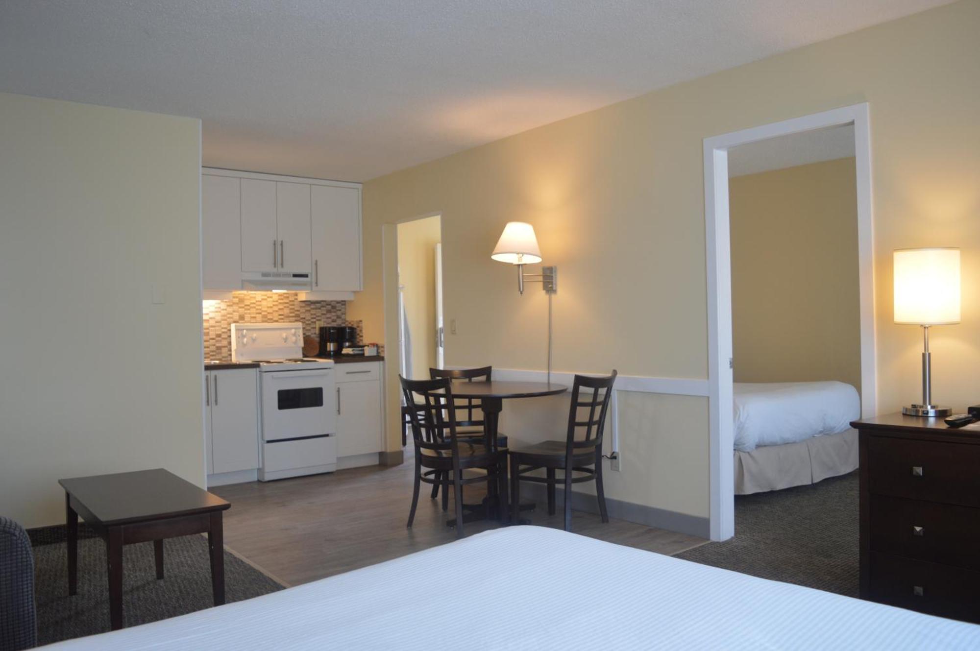 Siesta Suites Kelowna Eksteriør bilde
