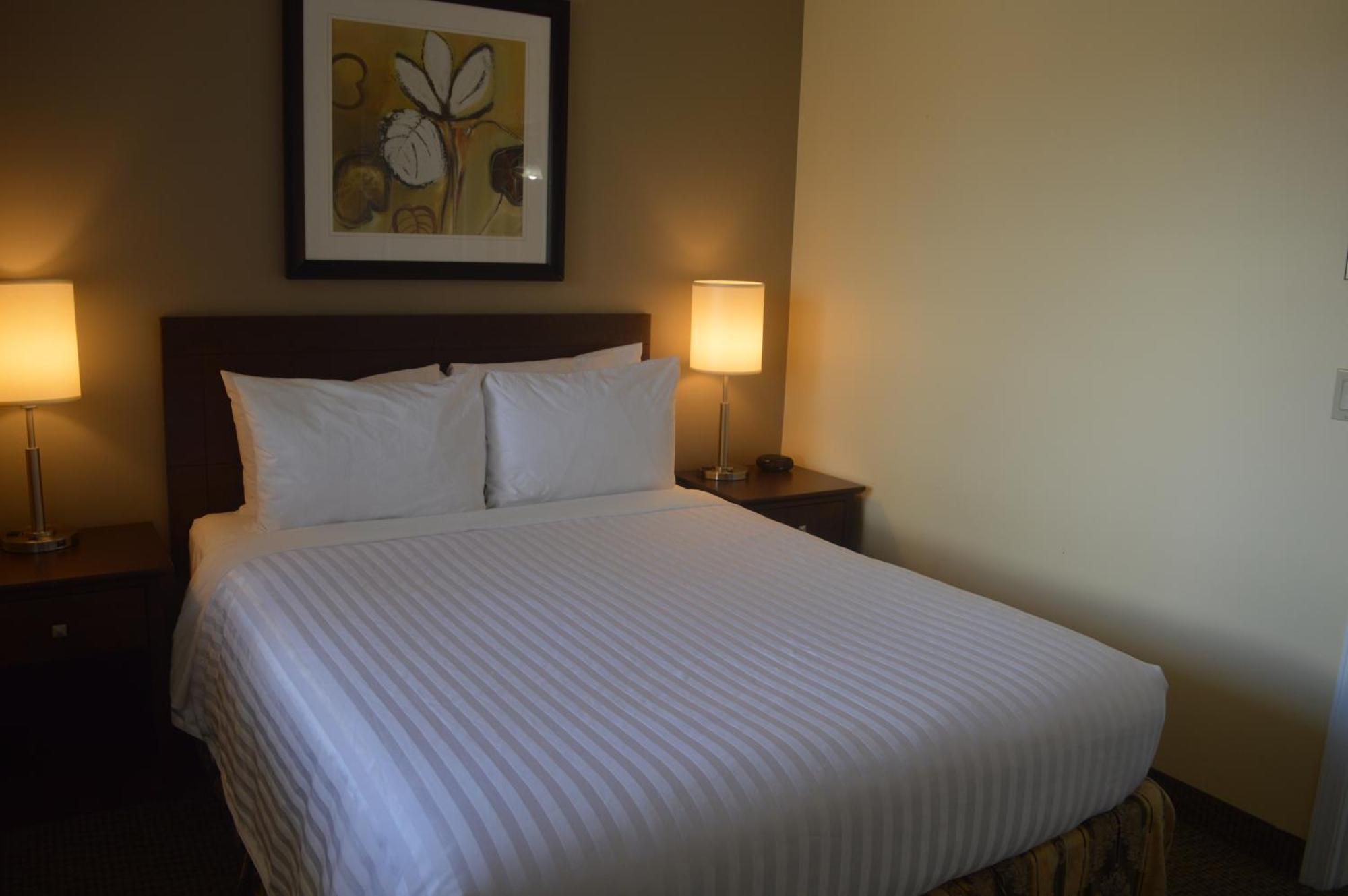 Siesta Suites Kelowna Eksteriør bilde