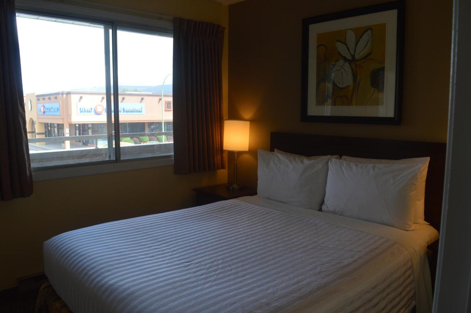 Siesta Suites Kelowna Eksteriør bilde