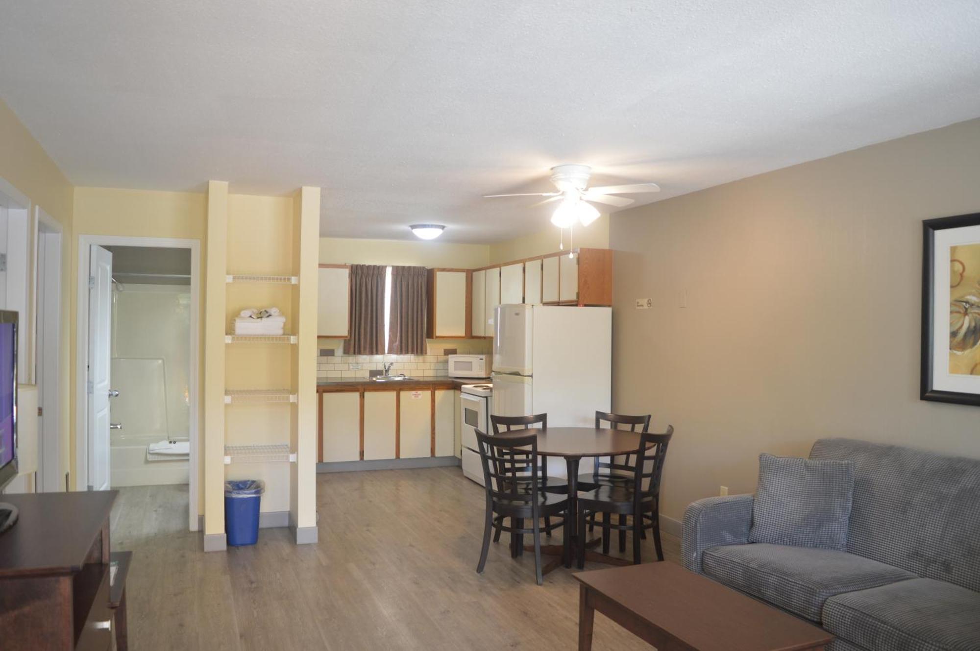 Siesta Suites Kelowna Eksteriør bilde
