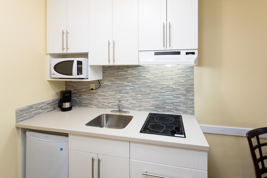 Siesta Suites Kelowna Eksteriør bilde