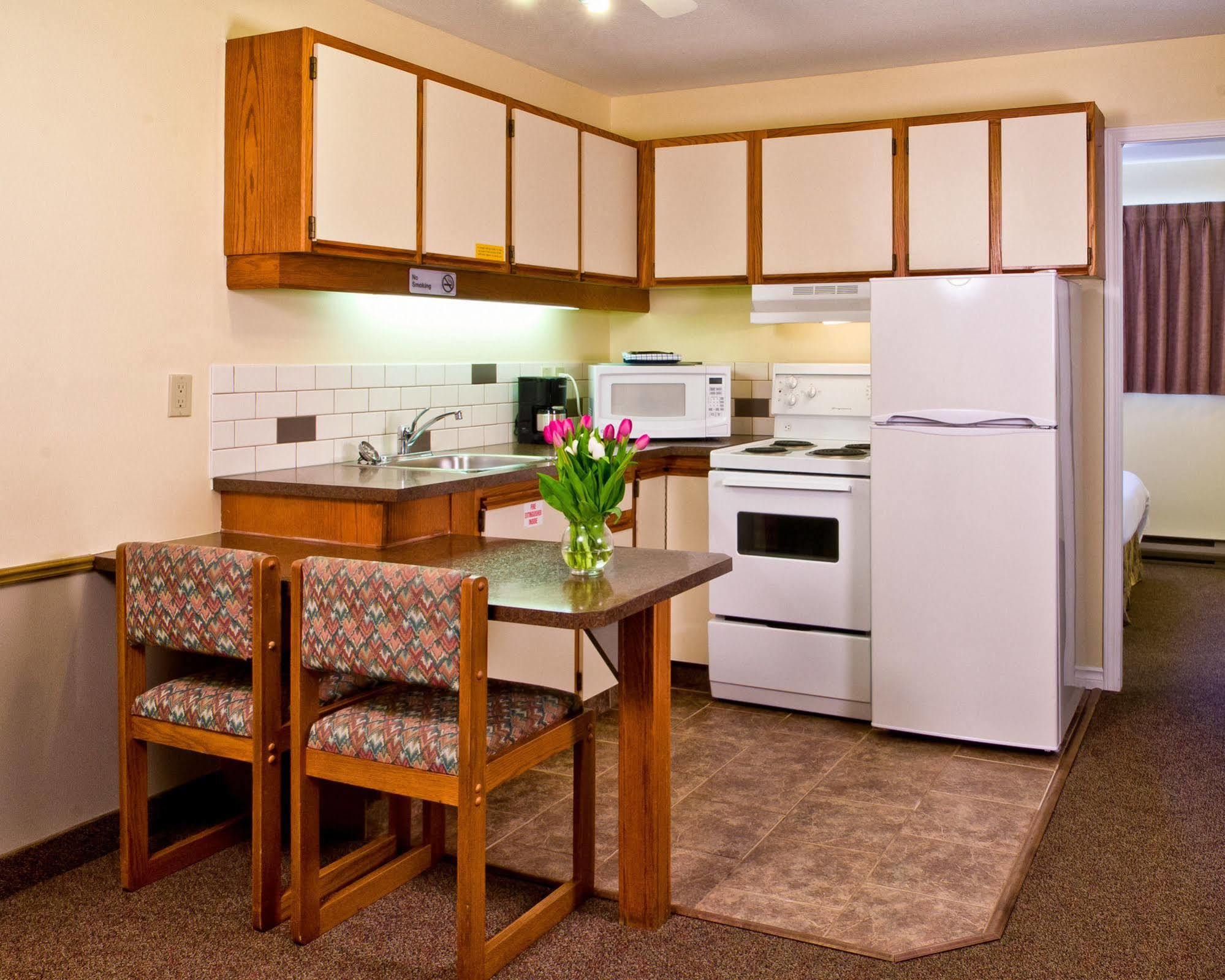 Siesta Suites Kelowna Eksteriør bilde