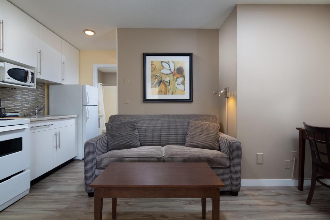 Siesta Suites Kelowna Eksteriør bilde