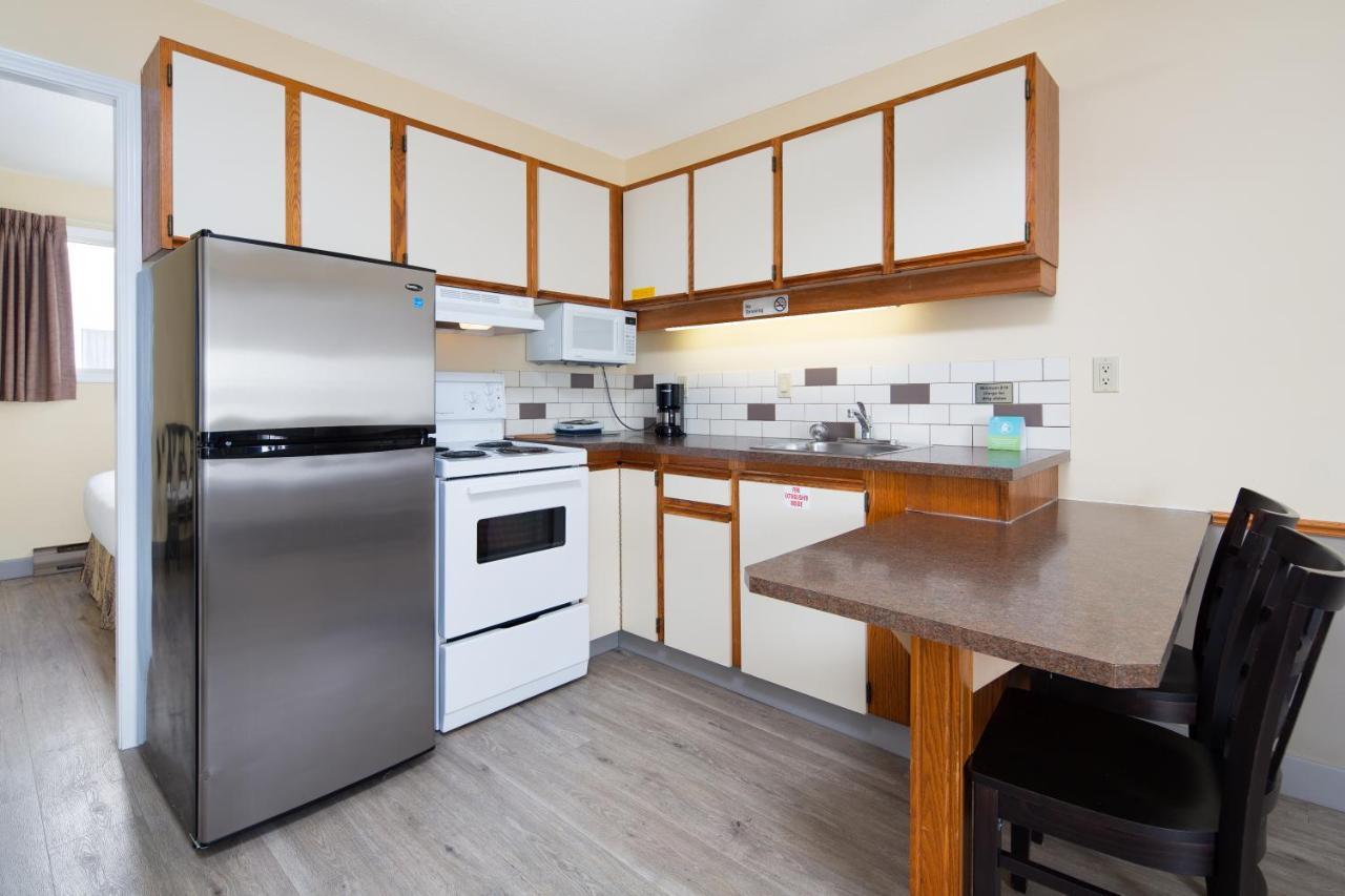Siesta Suites Kelowna Eksteriør bilde